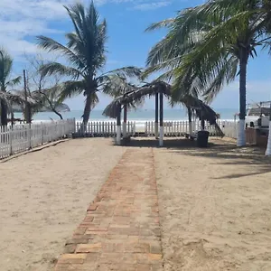 casa-a-pie-de-playa-isla-de-la-piedra.mazatlan-hotels.com/